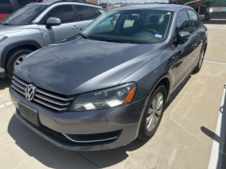Used 2014 Volkswagen Passat 1.8T S image 1