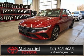 Used 2025 Hyundai Elantra SEL image 1