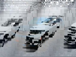 Used 2023 Jeep Grand Cherokee L Limited image 1