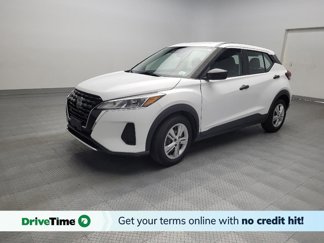 Used 2021 Nissan Kicks S image 1