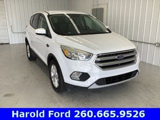 Used 2017 Ford Escape SE image 1