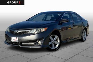 Used 2014 Toyota Camry SE image 1