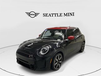 Used 2023 MINI Cooper S w/ Driver Assistance Package image 1