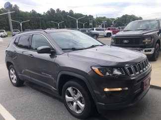 Used 2018 Jeep Compass Latitude image 1