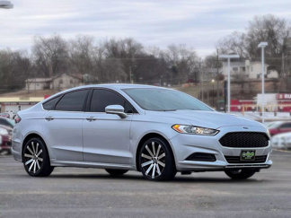 Used 2016 Ford Fusion SE image 1