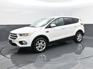 Used 2017 Ford Escape SE image 1