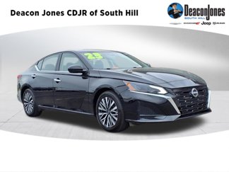 Used 2023 Nissan Altima 2.5 SV image 1