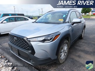 Used 2022 Toyota Corolla Cross LE image 1