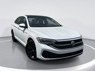 Certified 2024 Volkswagen Jetta SE w/ Panoramic Sunroof Package image 1