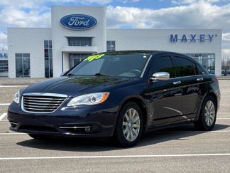 Used 2013 Chrysler 200 Limited image 1