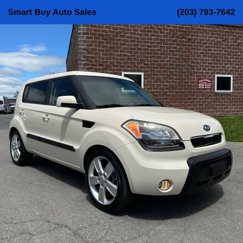 Used 2011 Kia Soul ! w/ Premium Pkg image 1
