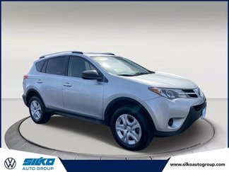 Used 2015 Toyota RAV4 LE image 1
