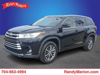 Used 2017 Toyota Highlander XLE image 1
