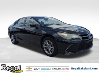 Used 2017 Toyota Camry SE image 1