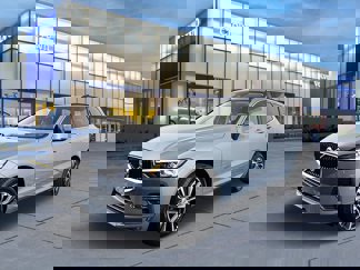 Certified 2022 Volvo XC60 B5 Momentum w/ Protection Package Premier image 1
