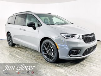 New 2025 Chrysler Pacifica Limited w/ Trailer Tow Group image 1