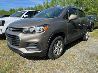 Used 2022 Chevrolet Trax LS w/ Tint and Cruise Package image 1