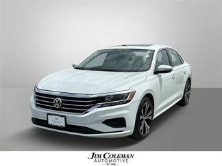 Used 2022 Volkswagen Passat 2.0T SE image 1