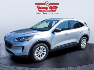 Used 2022 Ford Escape SE image 1