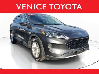 Used 2020 Ford Escape SE image 1