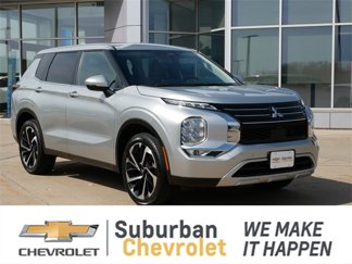 Used 2023 Mitsubishi Outlander SE image 1