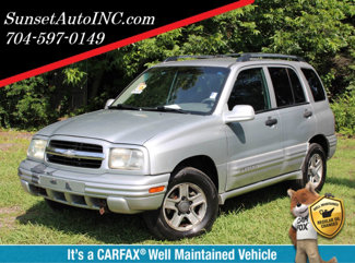 Used 2004 Chevrolet Tracker LT image 1
