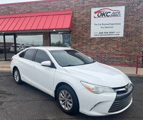 Used 2017 Toyota Camry LE image 1