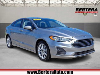 Used 2020 Ford Fusion SE image 1