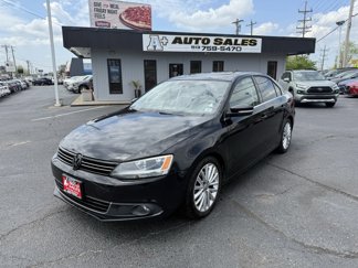 Used 2011 Volkswagen Jetta SEL image 1