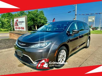 Used 2020 Chrysler Pacifica Touring w/ Advanced Safetytec Group image 1