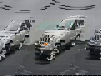 Used 2016 Jeep Patriot Latitude image 1