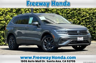 Used 2022 Volkswagen Tiguan SE image 1