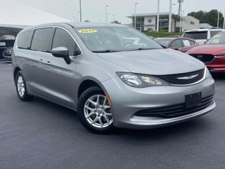 Used 2017 Chrysler Pacifica LX image 1