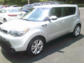 Used 2015 Kia Soul + image 1
