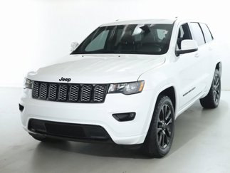 Used 2020 Jeep Grand Cherokee Altitude image 1