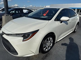 Used 2020 Toyota Corolla LE image 1
