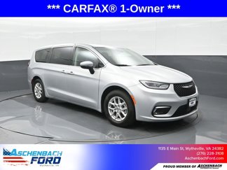 Used 2023 Chrysler Pacifica Touring-L image 1