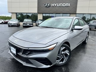 Used 2025 Hyundai Elantra Limited image 1