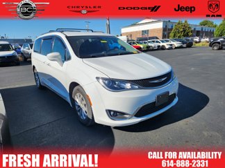 Used 2018 Chrysler Pacifica Touring-L image 1