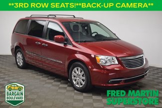 Used 2016 Chrysler Town & Country Touring w/ Driver Convenience Group image 1