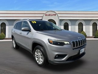 Certified 2019 Jeep Cherokee Latitude w/ Cold Weather Group image 1