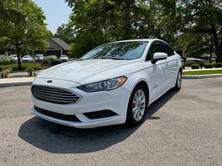 Used 2017 Ford Fusion SE image 1
