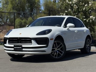 Used 2025 Porsche Macan image 1