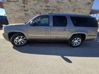 Used 2012 GMC Yukon XL Denali image 1