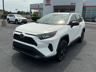 Used 2020 Toyota RAV4 LE image 1