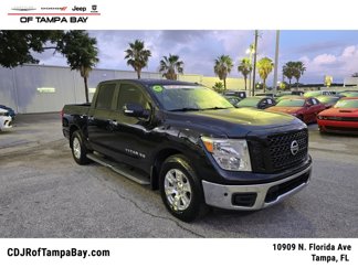 Used 2019 Nissan Titan SV image 1