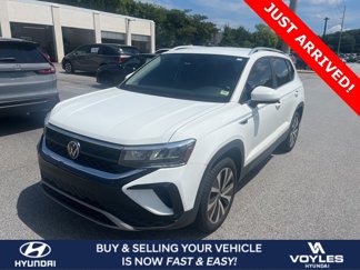 Used 2023 Volkswagen Taos SE image 1