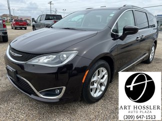 Used 2017 Chrysler Pacifica Touring-L Plus w/ Tire & Wheel Group image 1
