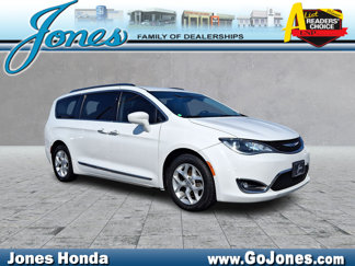 Used 2018 Chrysler Pacifica Touring-L Plus w/ Tire & Wheel Group image 1