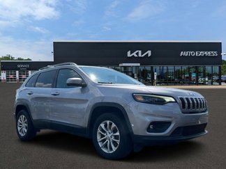 Used 2019 Jeep Cherokee Latitude w/ Cold Weather Group image 1